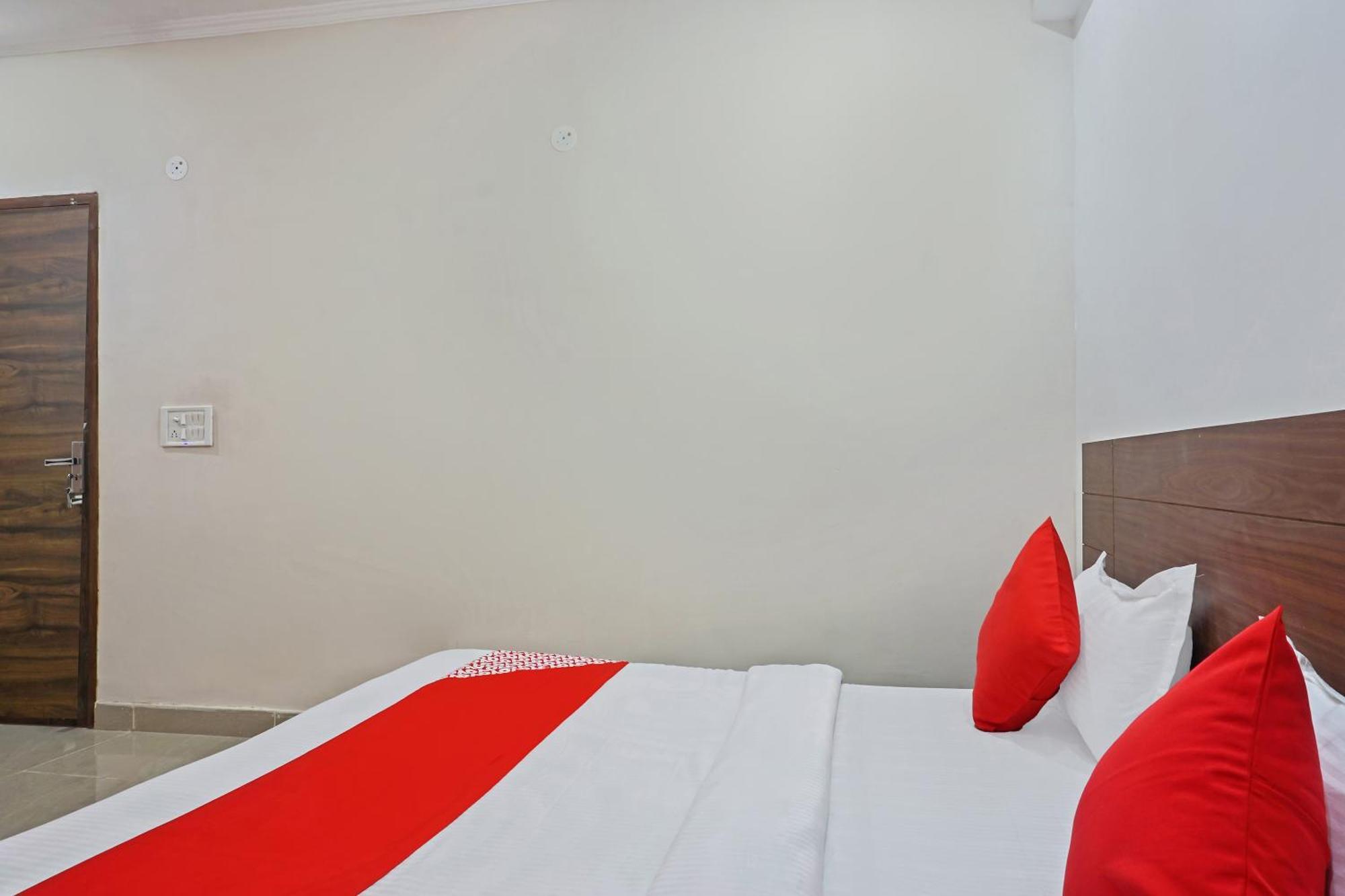 Hotel O Quadis Νόιντα Εξωτερικό φωτογραφία