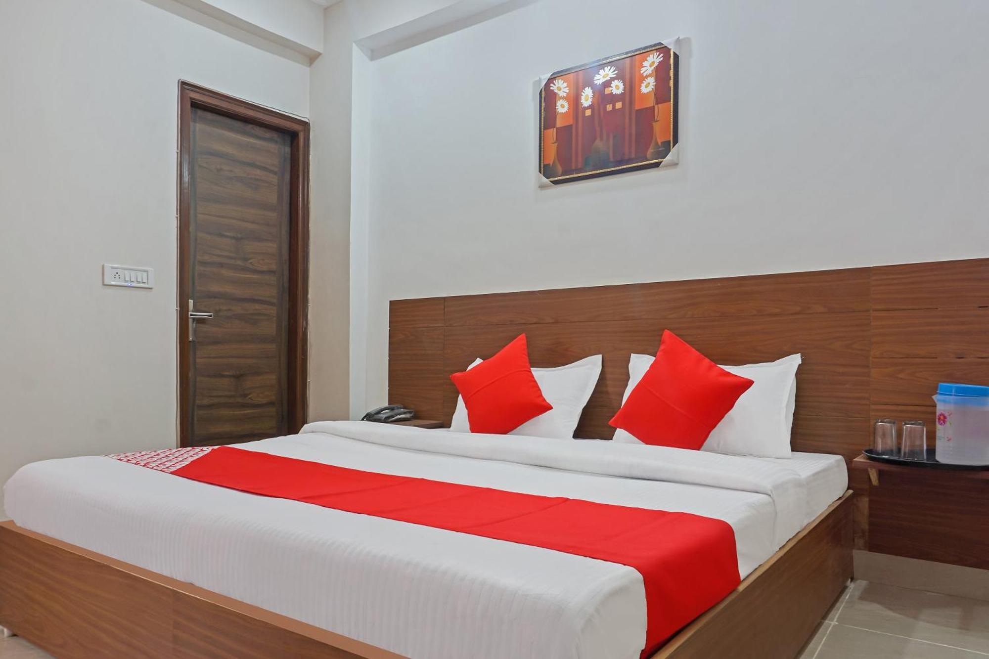 Hotel O Quadis Νόιντα Εξωτερικό φωτογραφία