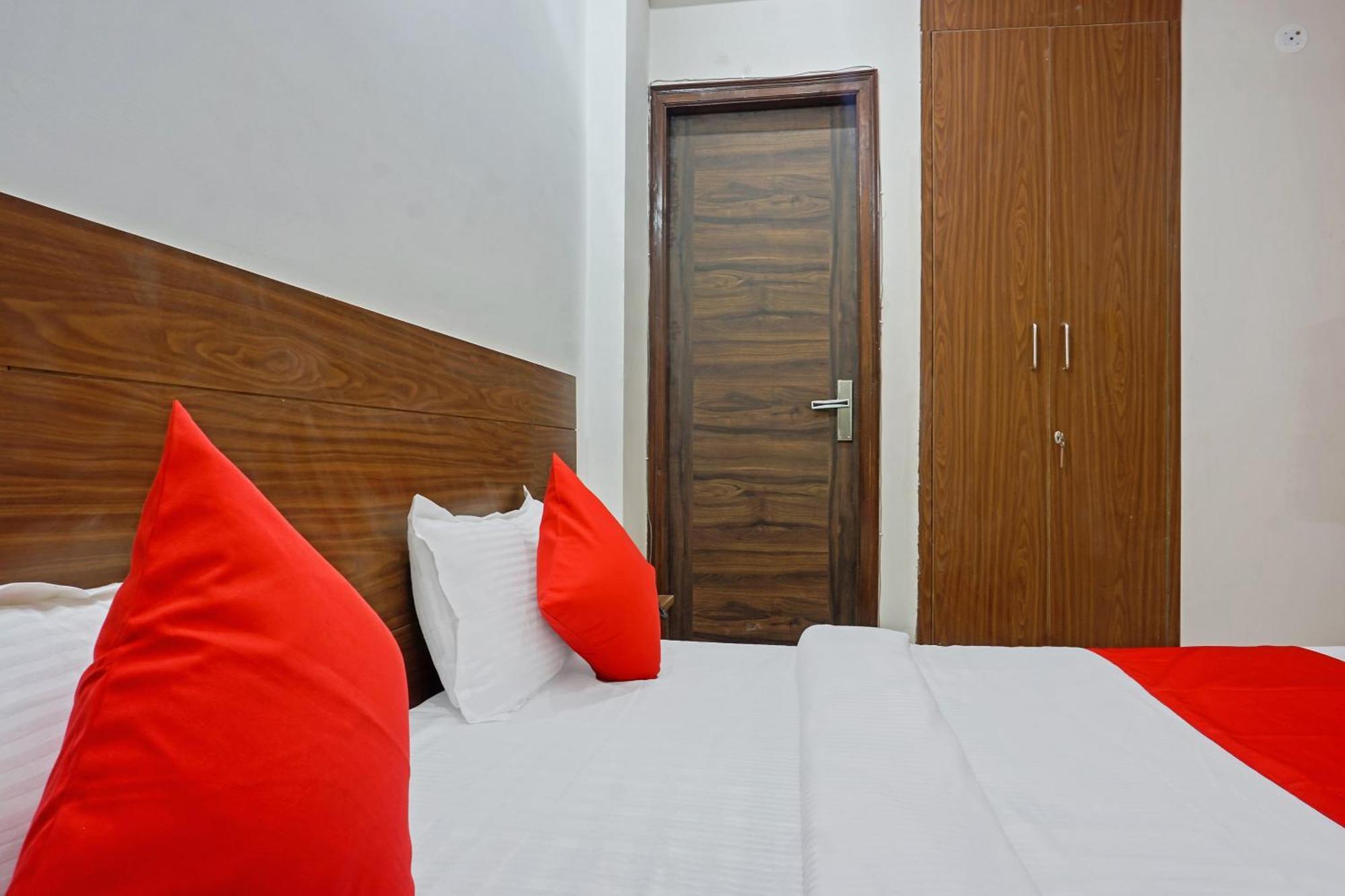 Hotel O Quadis Νόιντα Εξωτερικό φωτογραφία
